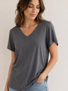Niasbot Charcoal Gray V-Neck Tee | Soft Minimalist Stretch Basic NWT